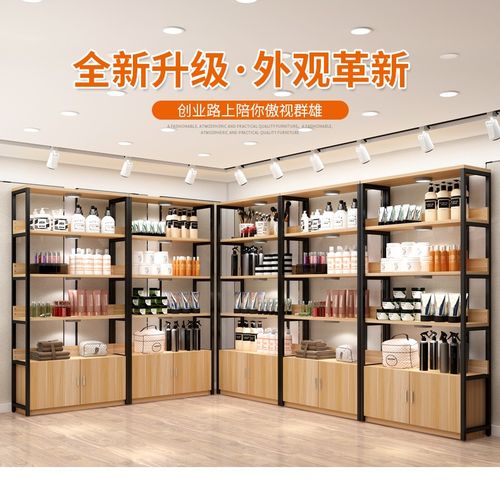 一柜藏萬象 白色架子與黑胡桃組合展示柜里的精致生活